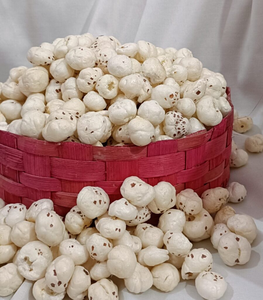 makhana in a red basket